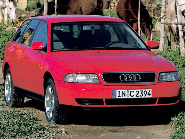 Audi A4 (8D5) 1 поколение, рестайлинг, универсал (08.1996 - 01.1999)